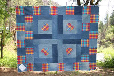ragquilt1.jpg (73489 bytes)